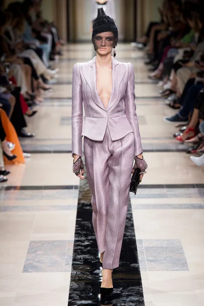 Look 3